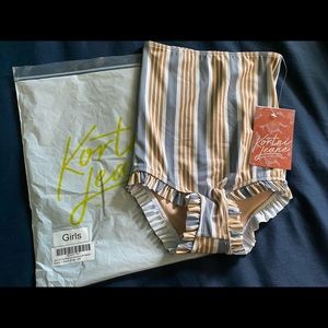 Kortni Jeane ruffled up bottoms